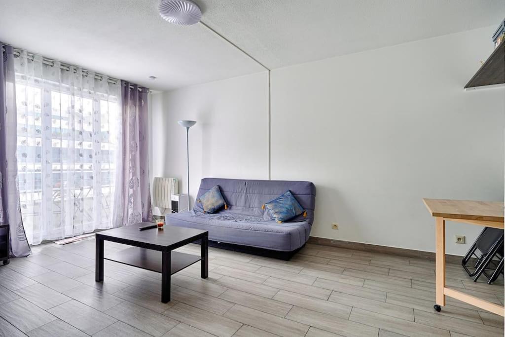Welcome To Jesse House * Saint-Denis (Seine-Saint-Denis)