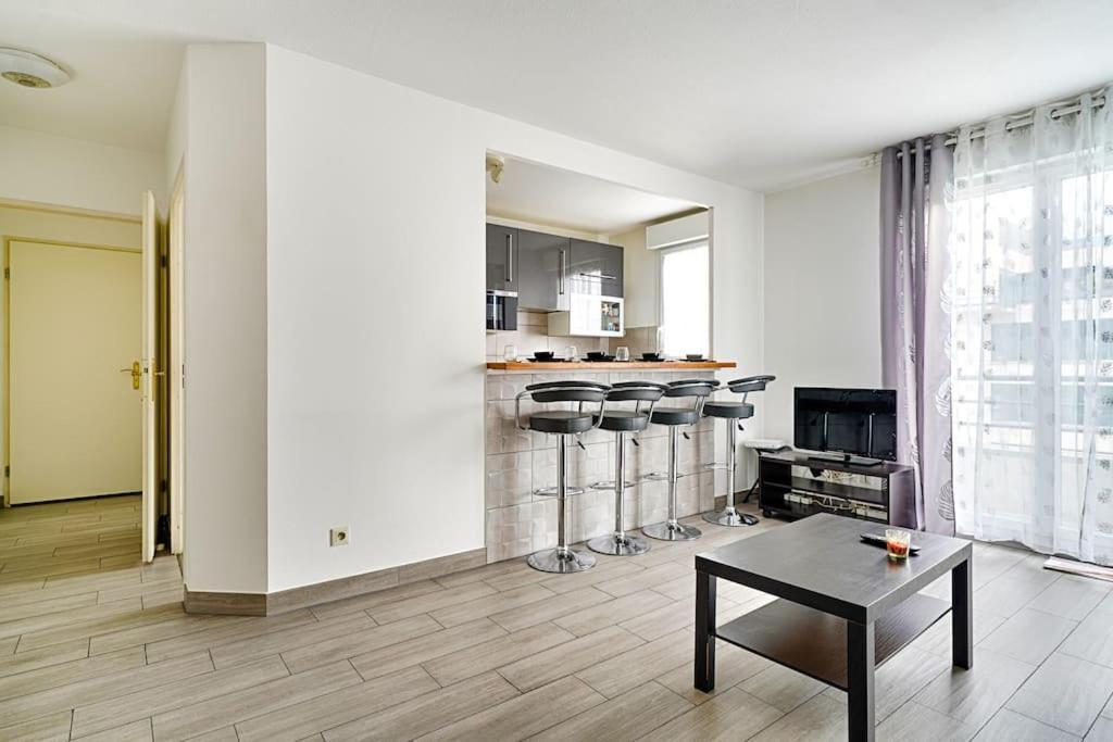 Welcome To Jesse House * Saint-Denis (Seine-Saint-Denis)